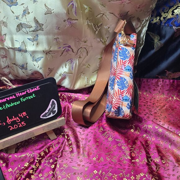 BioWorld Disney Stitch and Ferns Crossbody - Picture 5 of 6